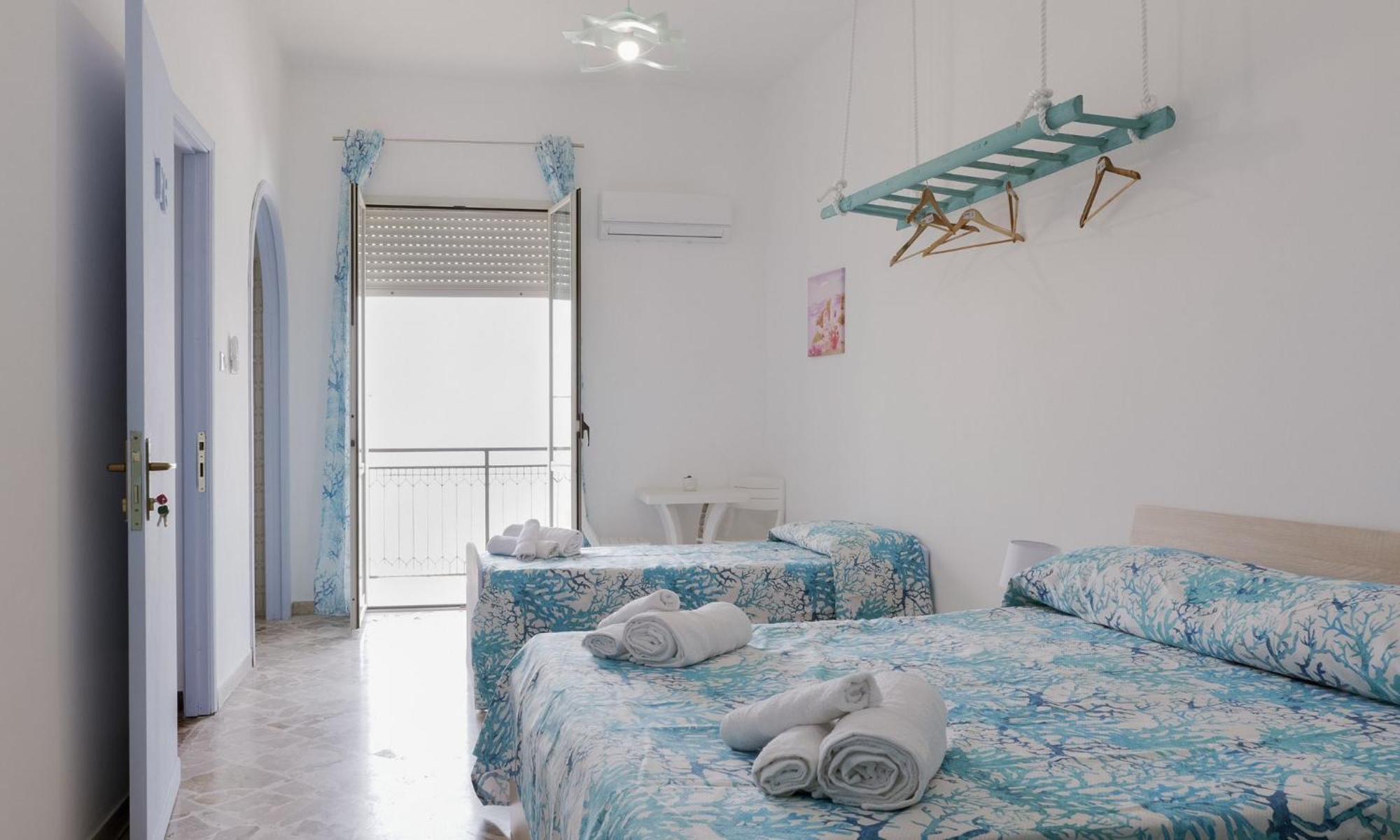 Umari Rooms 卡斯泰拉马莱 外观 照片